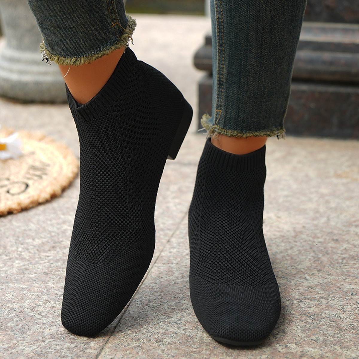 ZU | MINIMAL POINTED TOE BOOTS