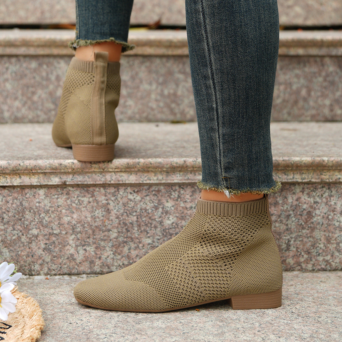 ZU | MINIMAL POINTED TOE BOOTS