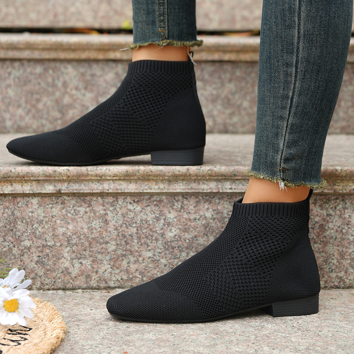 ZU | MINIMAL POINTED TOE BOOTS