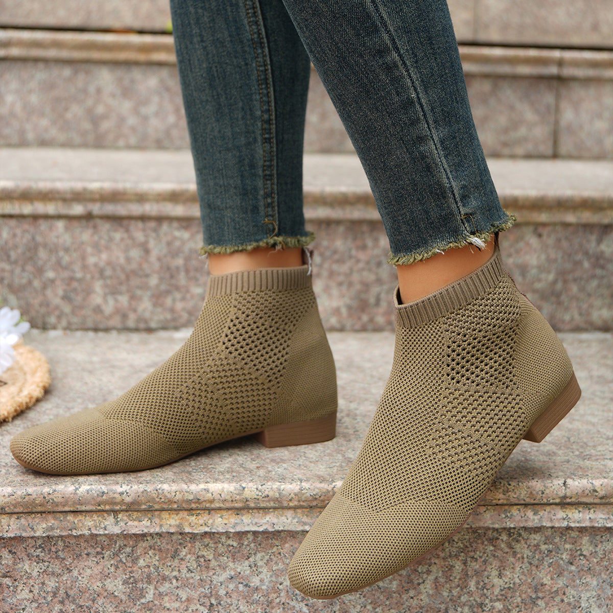 ZU | MINIMAL POINTED TOE BOOTS